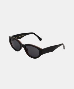 Mand A. Kjærbede | Winnie Sunglasses Black